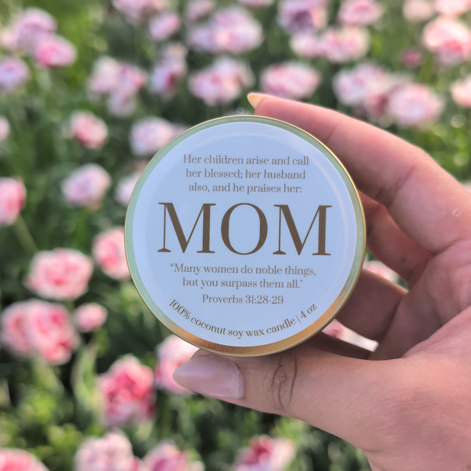 •MOM candle